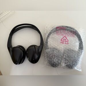 Cadillac Escalade EST and ESV Black Wireless Headphones